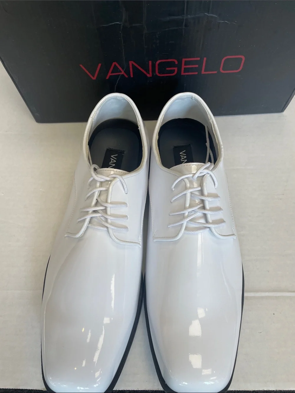 Vangelo Men’s White Patent Lace-Up Oxfords